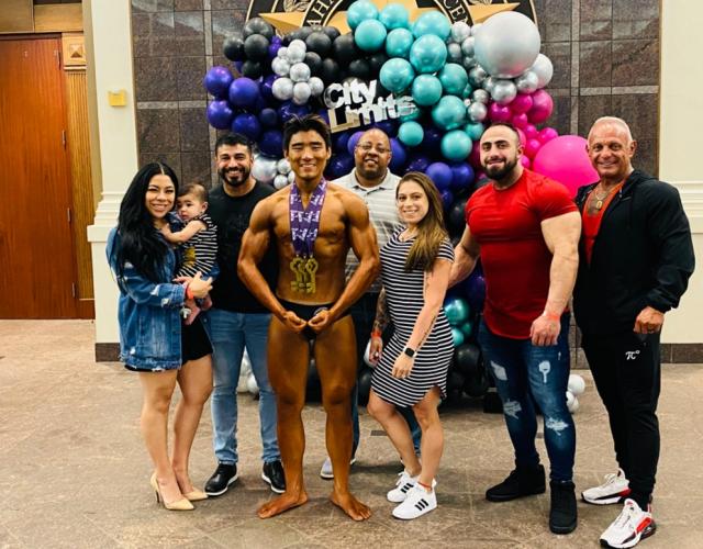 世界杯直播软件-异国健美比赛的中国冠军:体育如何塑造一个男子汉