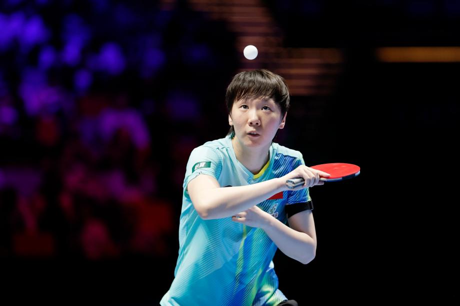 国际乒联单打世界杯 王曼昱3-0阿库拉晋级16强