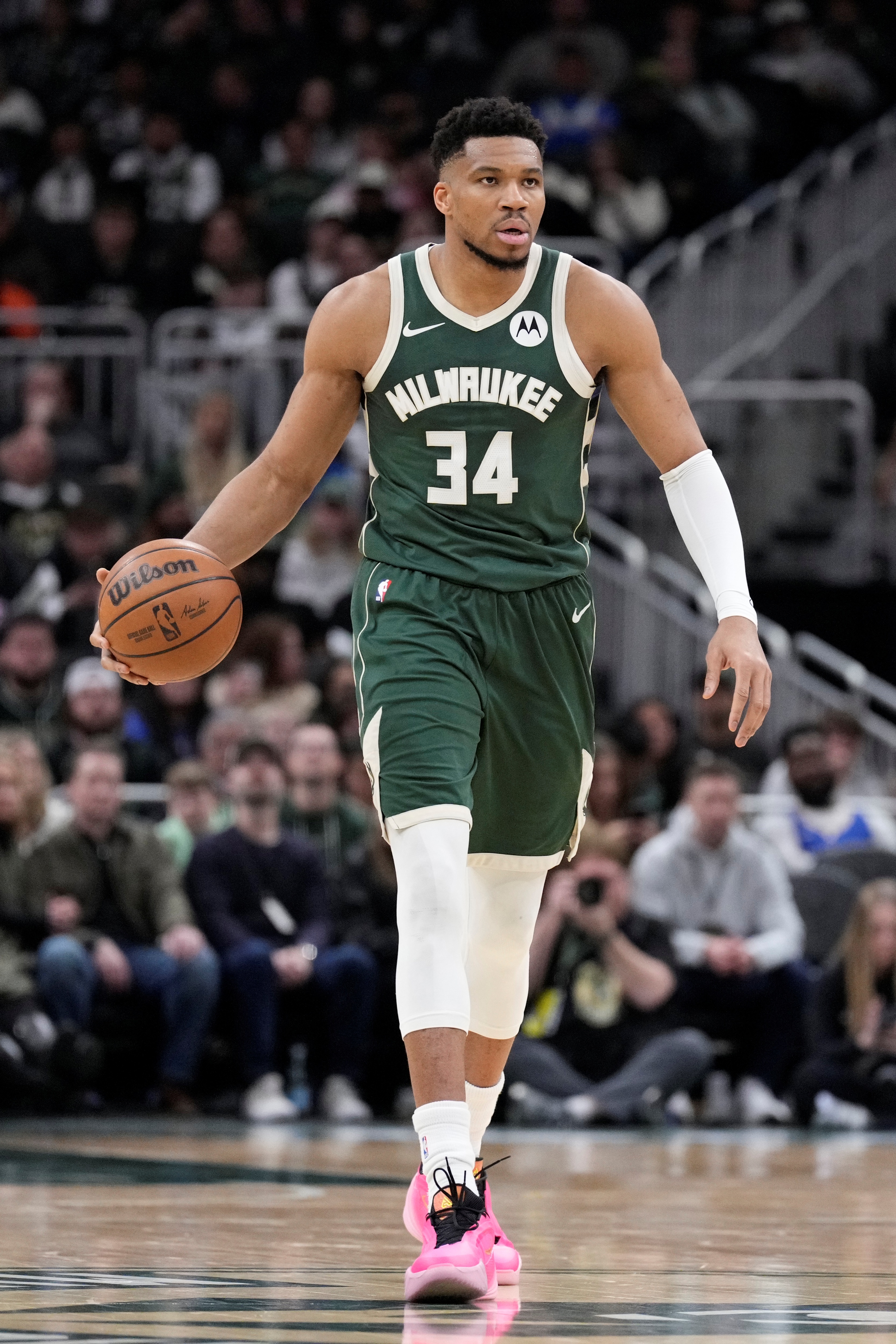 世界杯手机观看-字母想复出！哈队：他到底在搞啥 雄鹿和他好聚好散没啥大不了的